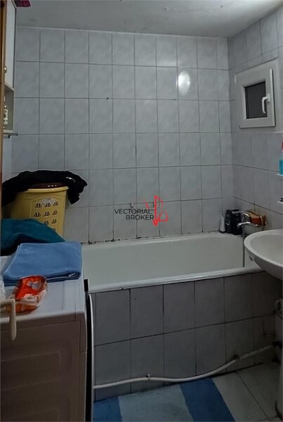 Basarabia, Diham, 2 camere, semidecomandate, et. 2, bl. 1982,