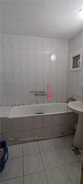 Basarabia, Diham, 2 camere, semidecomandate, et. 2, bl. 1982,